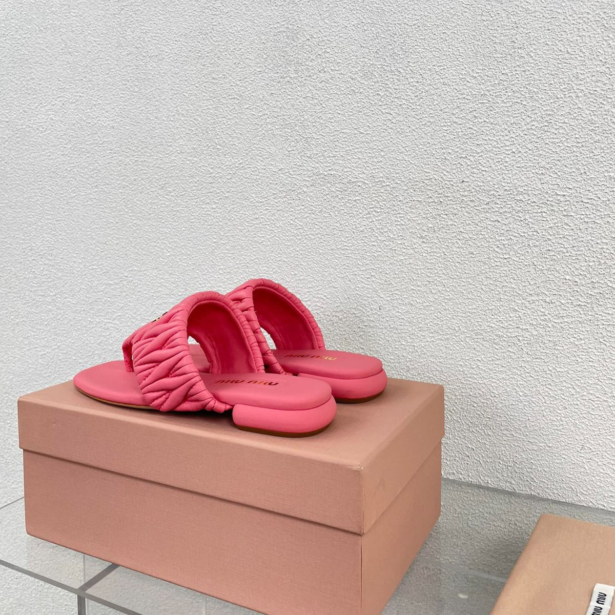 Flip-Flops Rose Leather Stylized