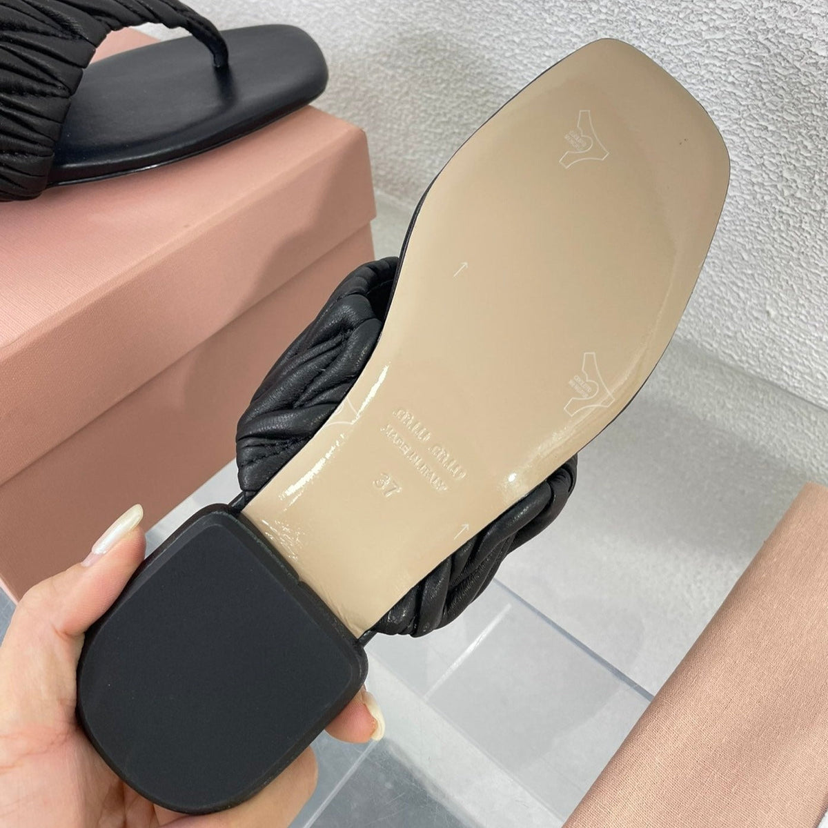 Flip-Flops Black Color Leather Stylized