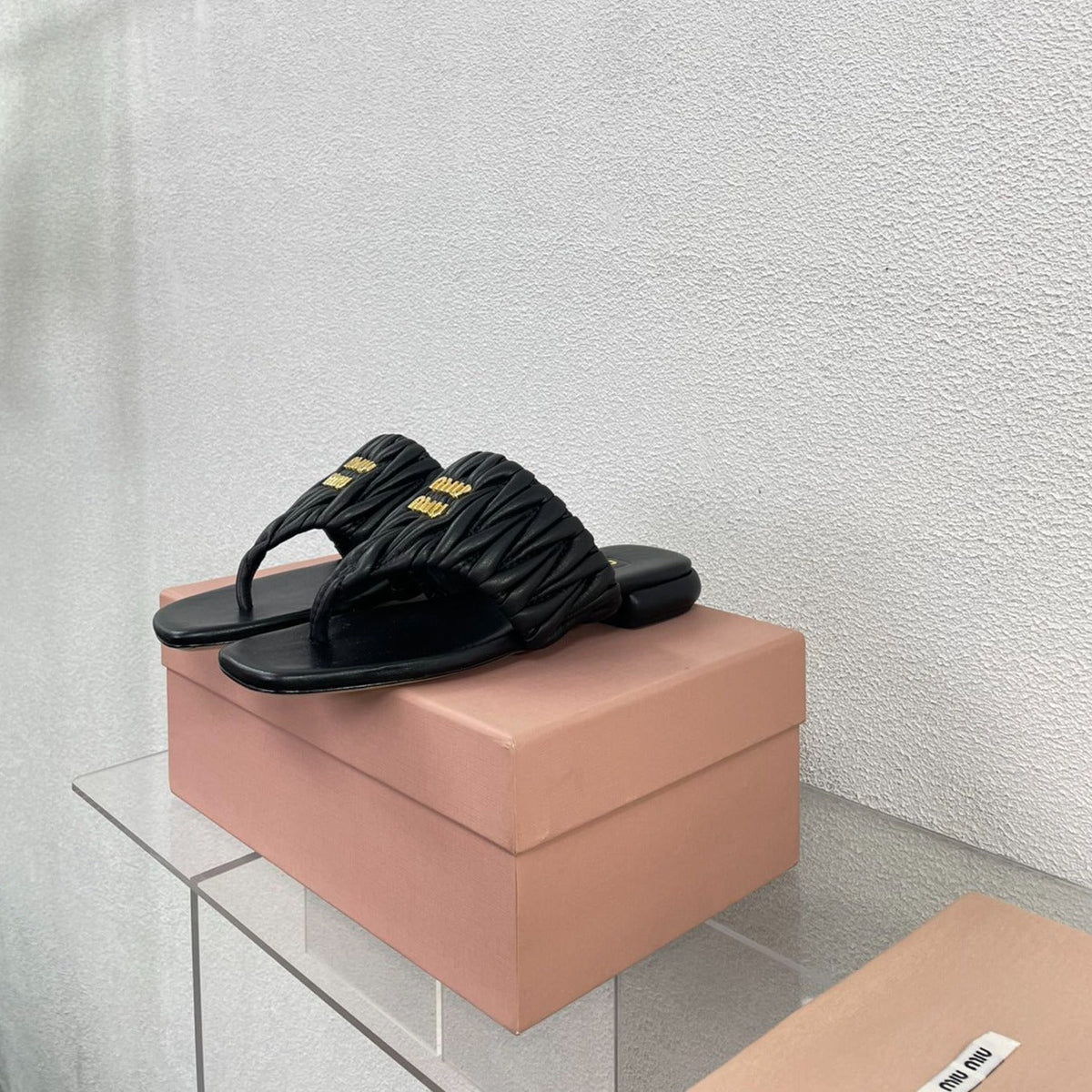Flip-Flops Black Color Leather Stylized