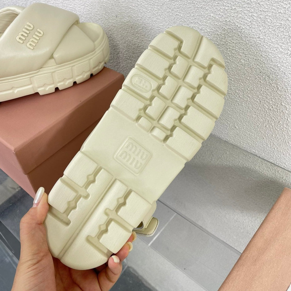 Thick-Soled Sandals Light Cream Leather