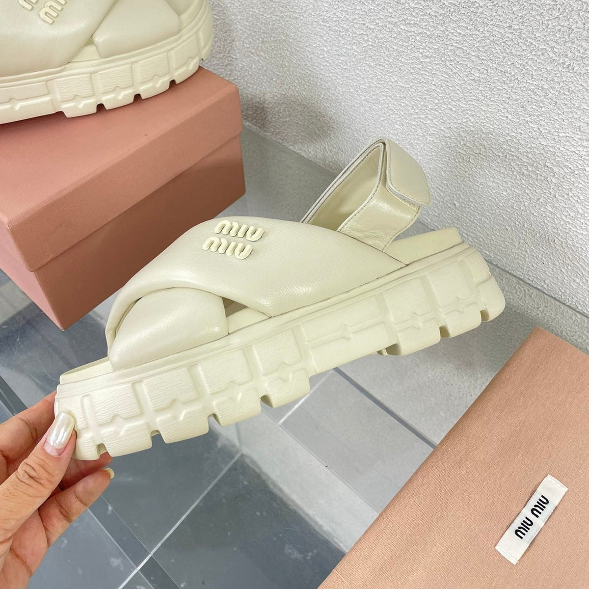 Thick-Soled Sandals Light Cream Leather