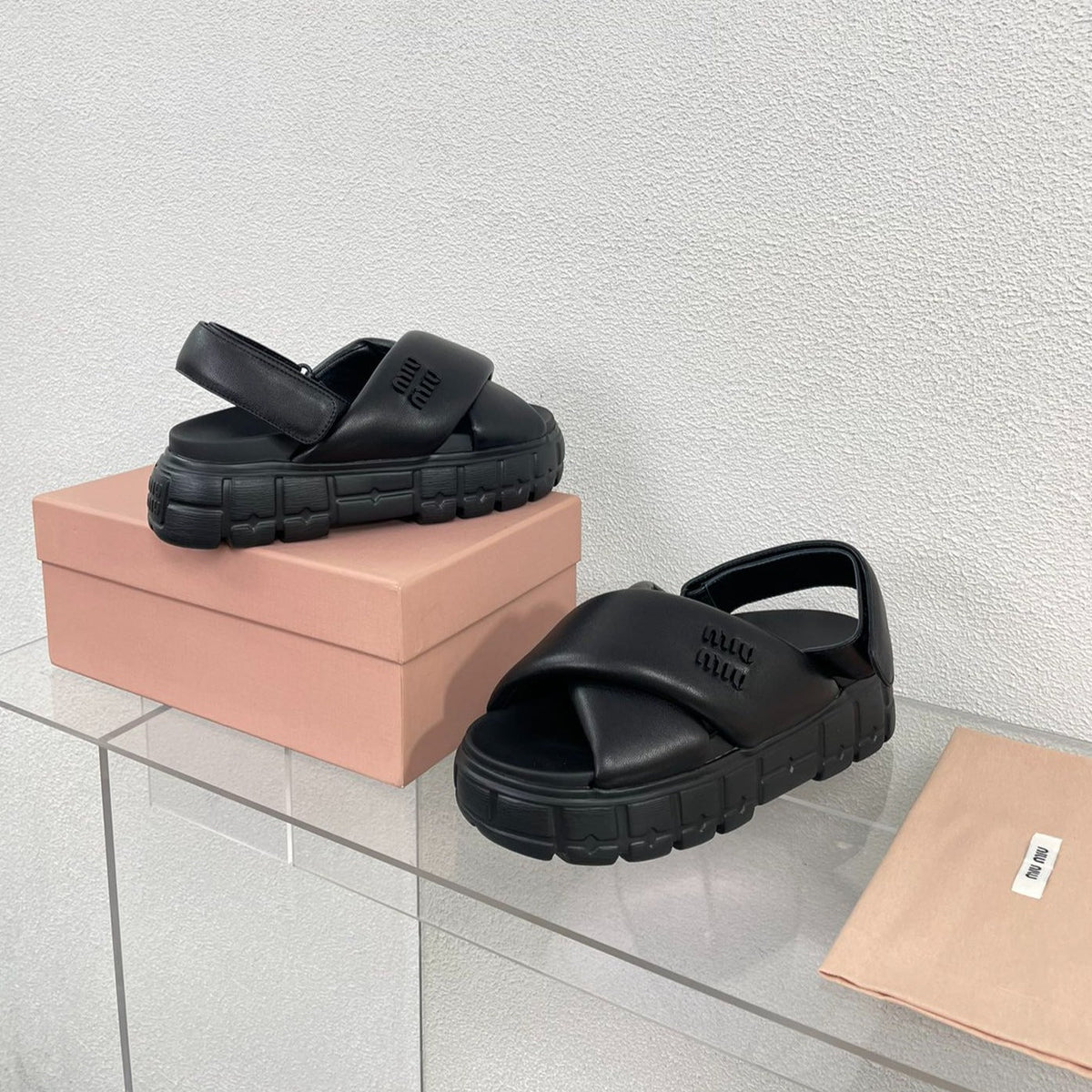 Thick-Soled Sandals Black Leather