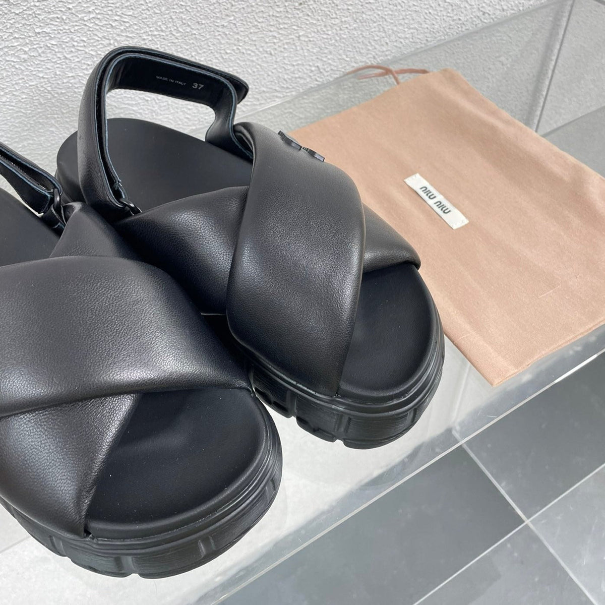 Thick-Soled Sandals Black Leather
