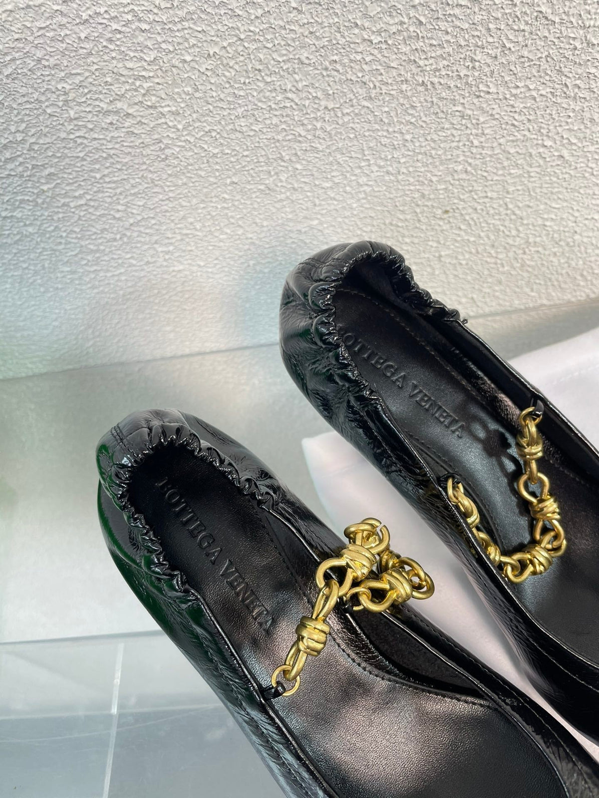 SHARP CHAIN PUMP 6 CM IN BLACK CALFSKIN