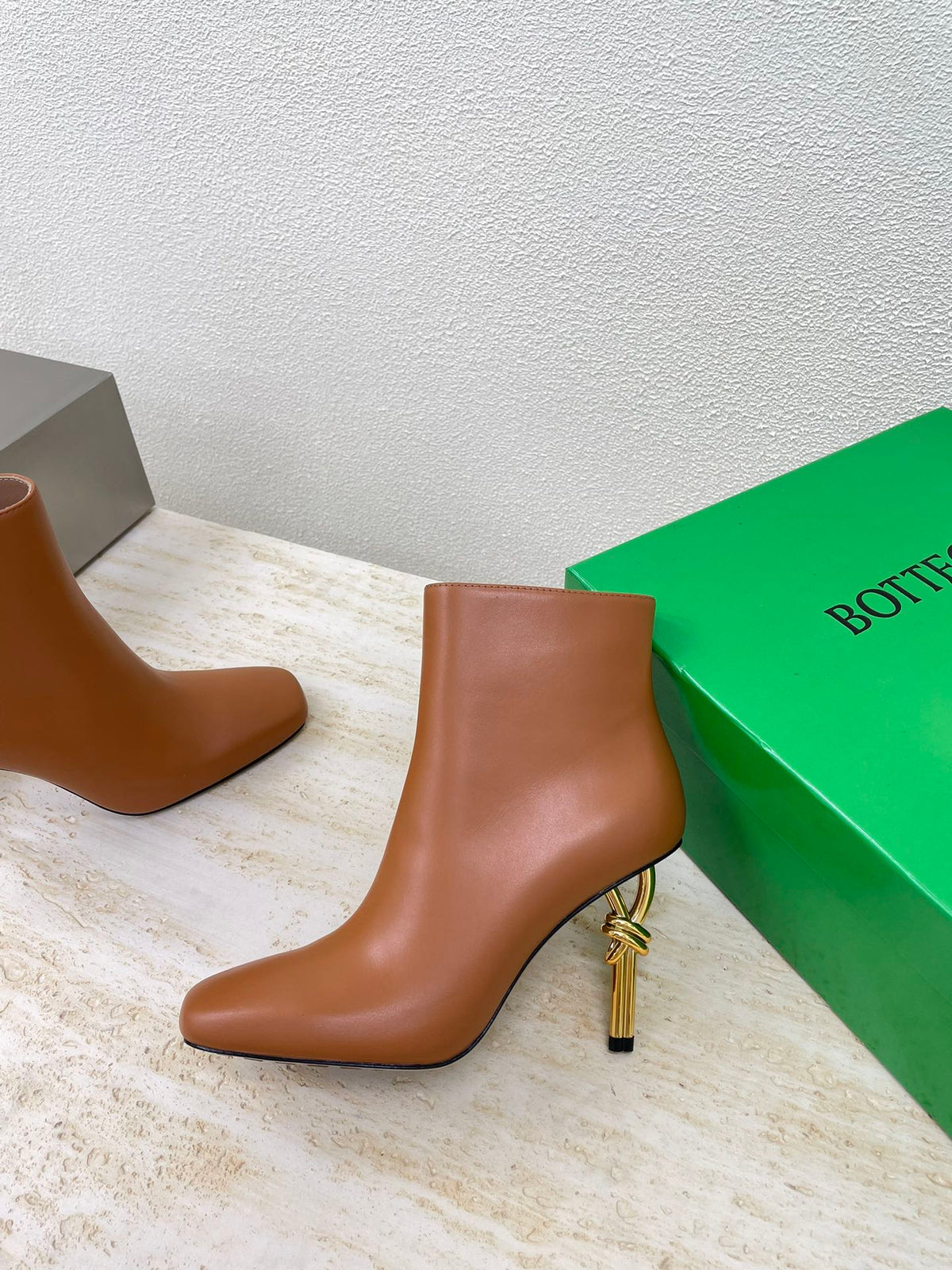 KNOT ANKLE BOOT IN BRONZE BROWN CALFSKIN WITH GOLD METAL HEEL 9 CM