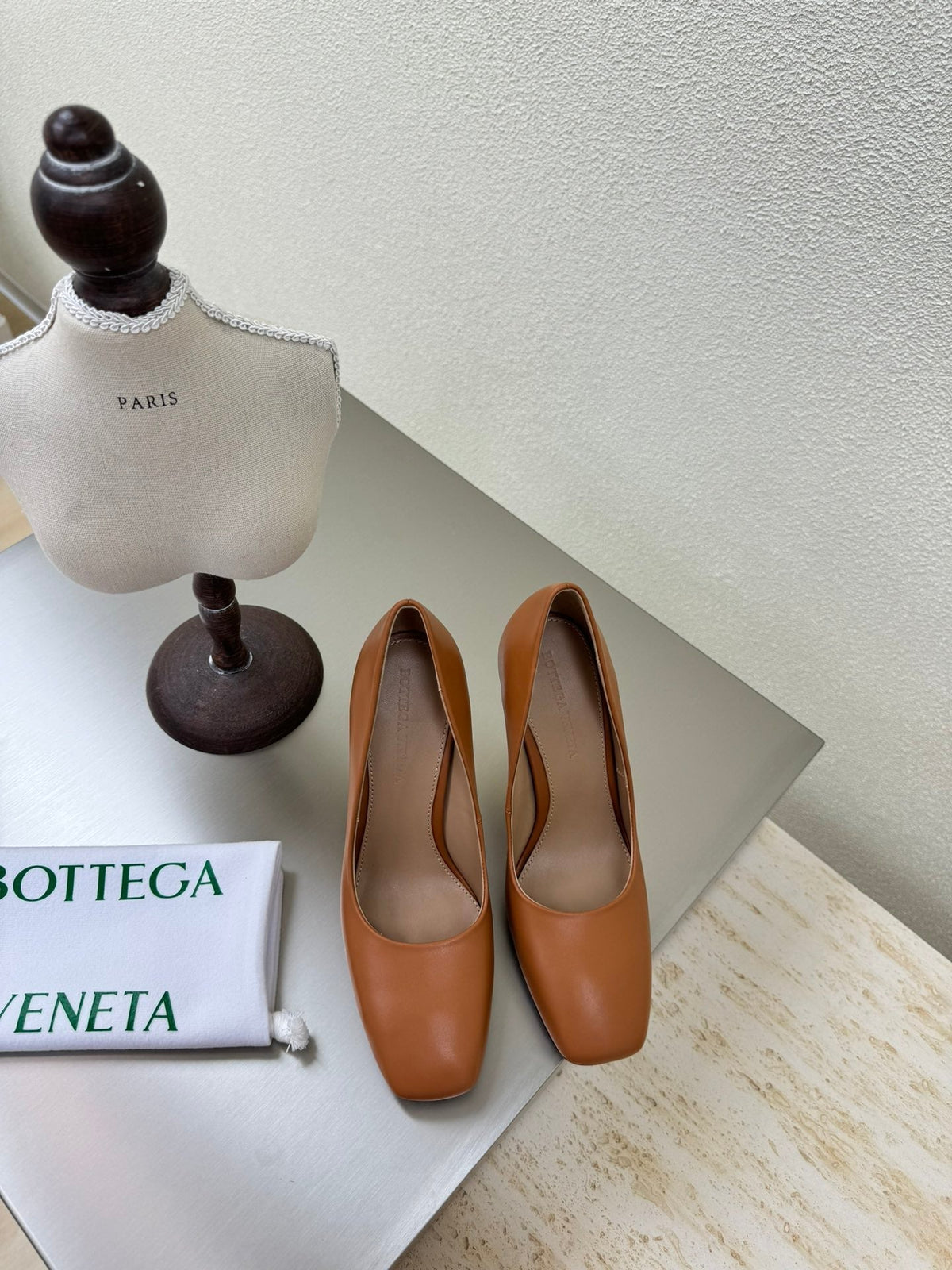 KNOT HIGH PUMP IN BRONZE BROWN AND GOLD METAL HEEL 9 CM