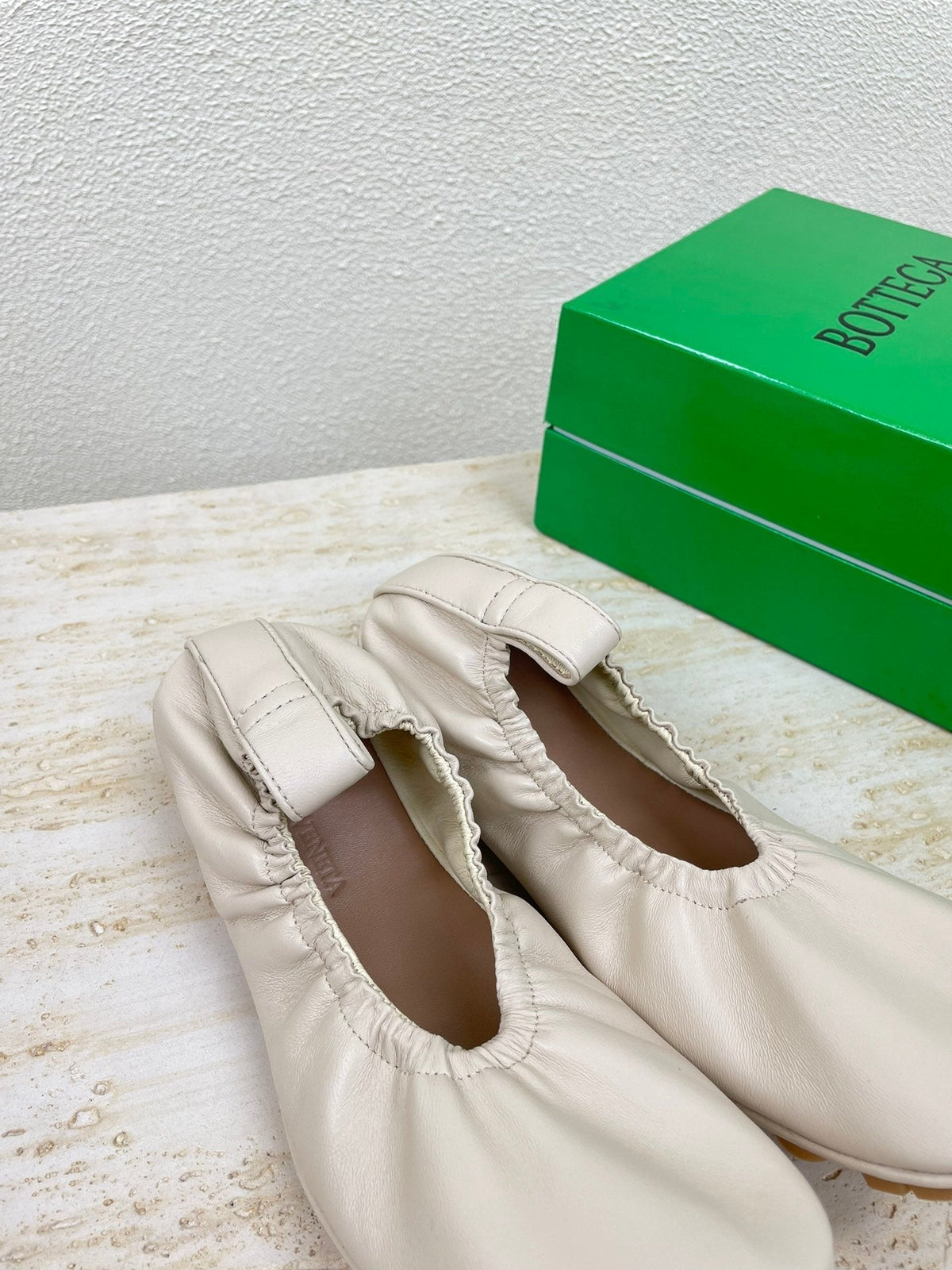 ELASTIC BALLERINA FLATS IN WHITE CREAM LAMBSKIN
