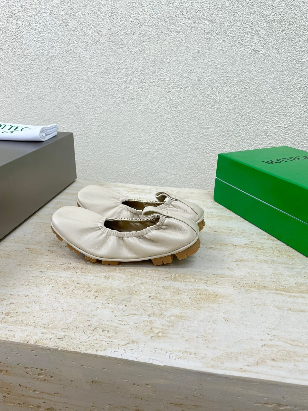ELASTIC BALLERINA FLATS IN WHITE CREAM LAMBSKIN