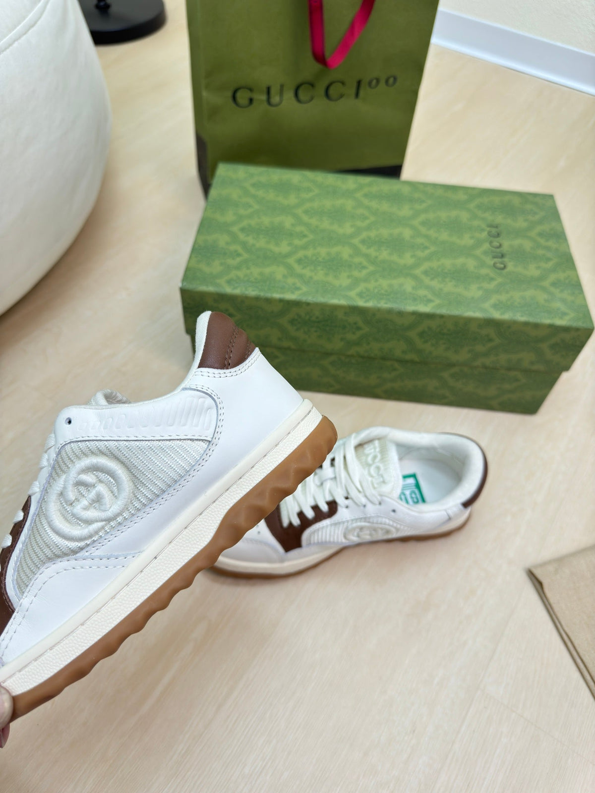 GG INTERLOCKING G SNEAKER WHITE BROWN CALFSKIN AND FABRIC