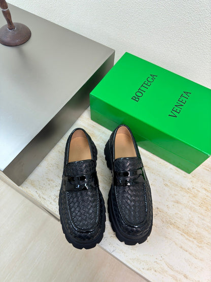 HADDOCK MOCCASIN IN BLACK CALFSKIN WITH WOVEN DESIGN