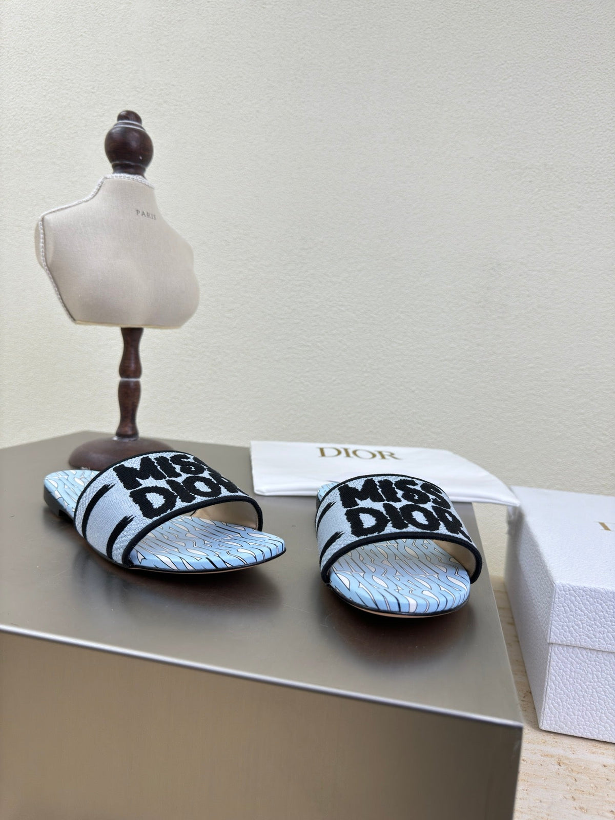 DWAY SLIDE EMBROIDERED COTTON AND POWDER BLUE MISS DIOR ALLOVER MOTIF