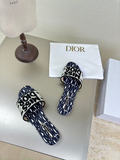 DWAY SLIDE EMBROIDERED COTTON AND NAVY BLUE MISS DIOR ALLOVER MOTIF