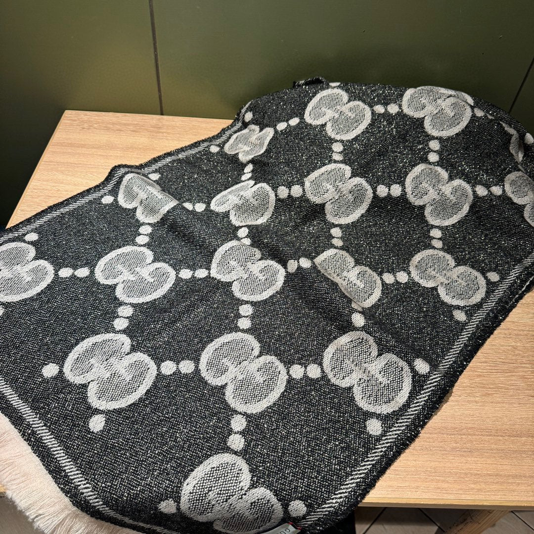 SCARF 195 CM IN BLACK AND LIGHT GRAY GG WOOL LAMÉ JACQUARD 403977