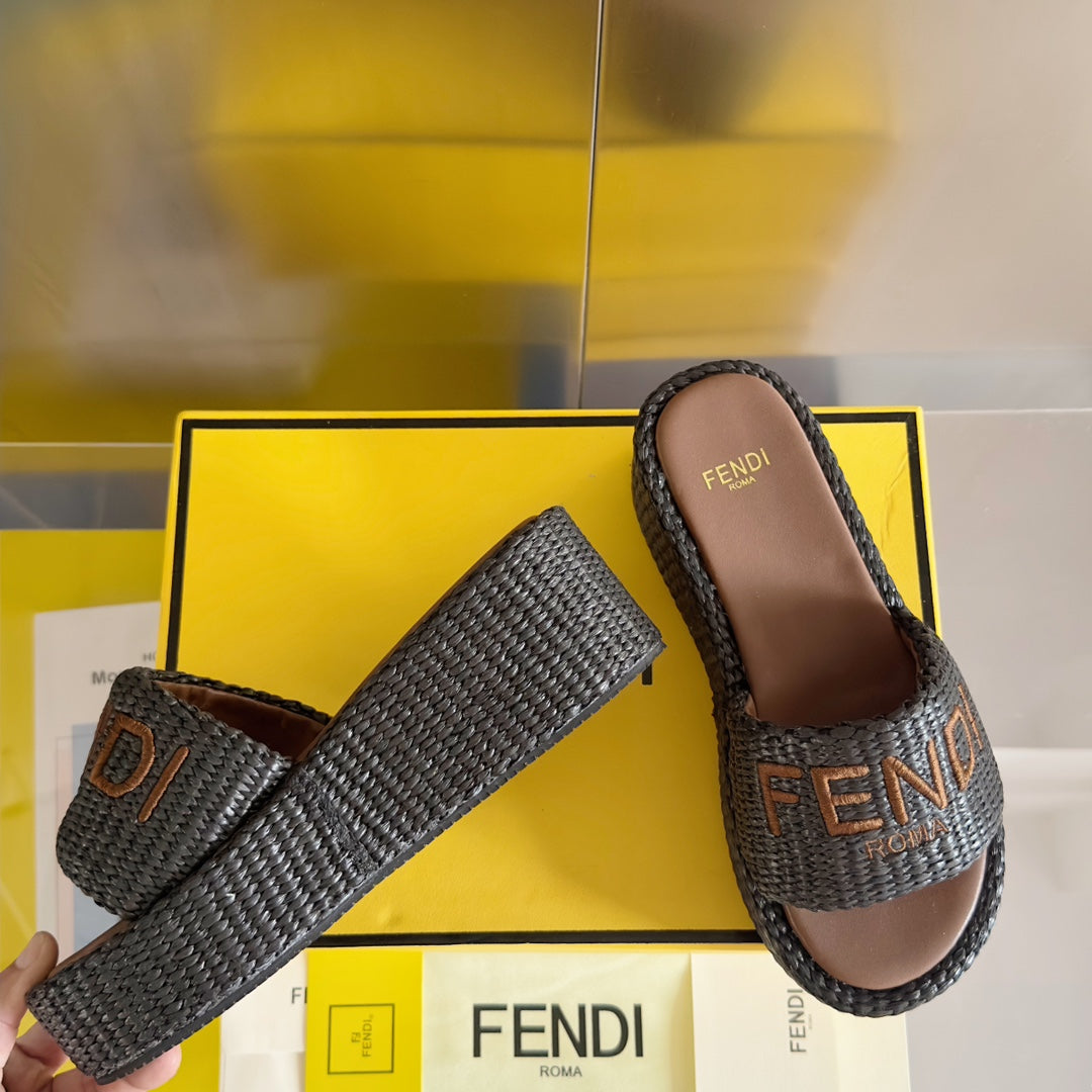 FENDI PLATFORM WEDGES IN BLACK MIX CHOCOLATE BROWN RAFFIA