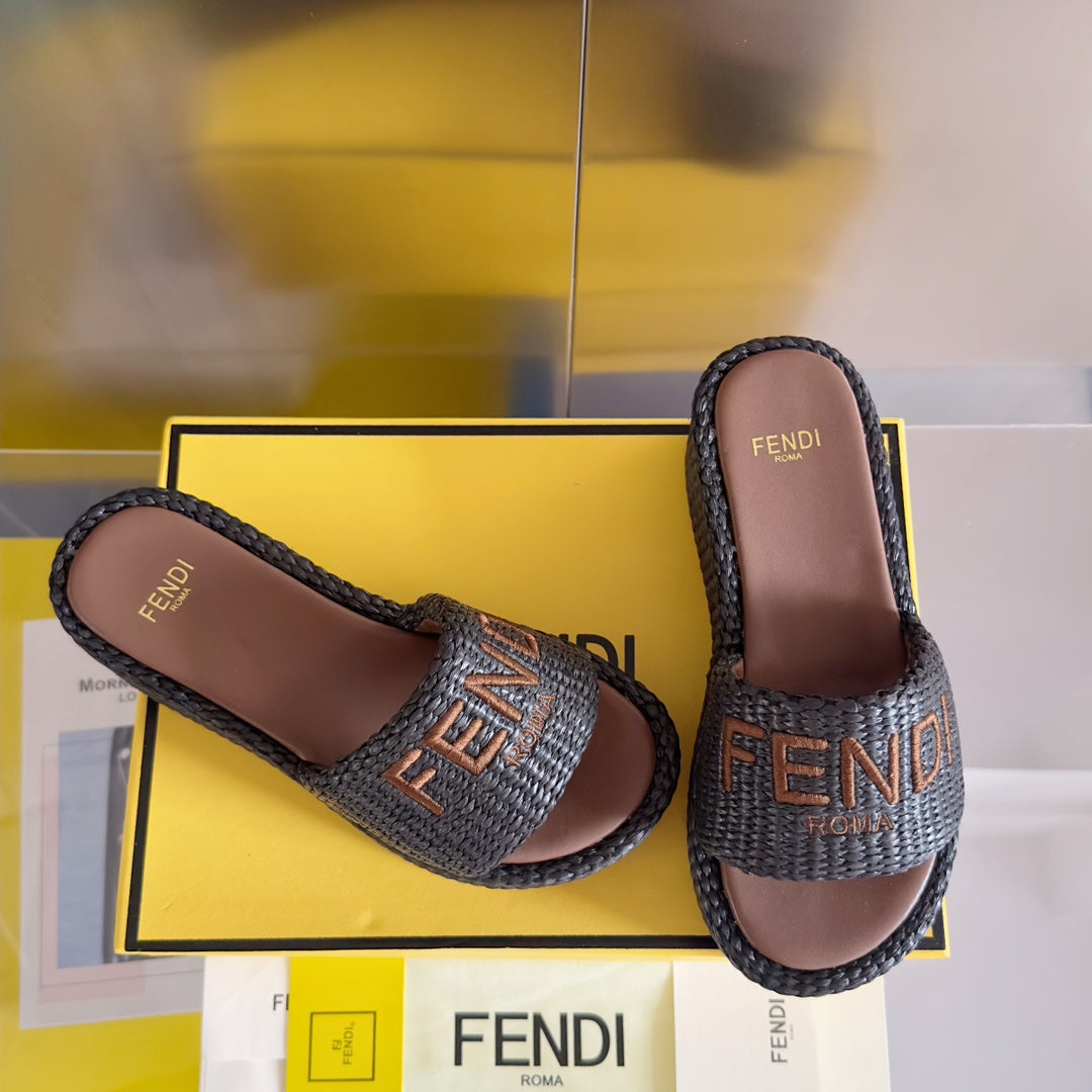 FENDI PLATFORM WEDGES IN BLACK MIX CHOCOLATE BROWN RAFFIA