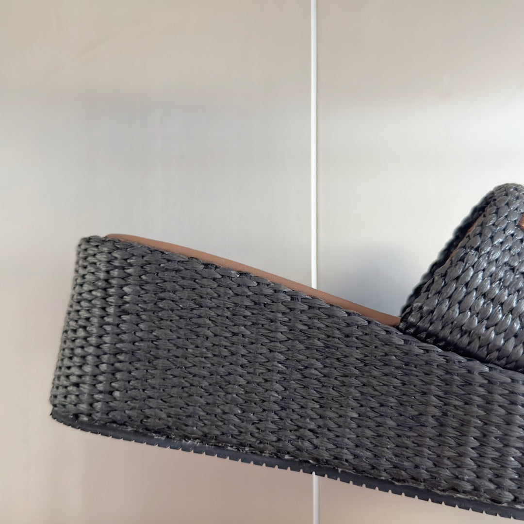 FENDI PLATFORM WEDGES IN BLACK MIX CHOCOLATE BROWN RAFFIA