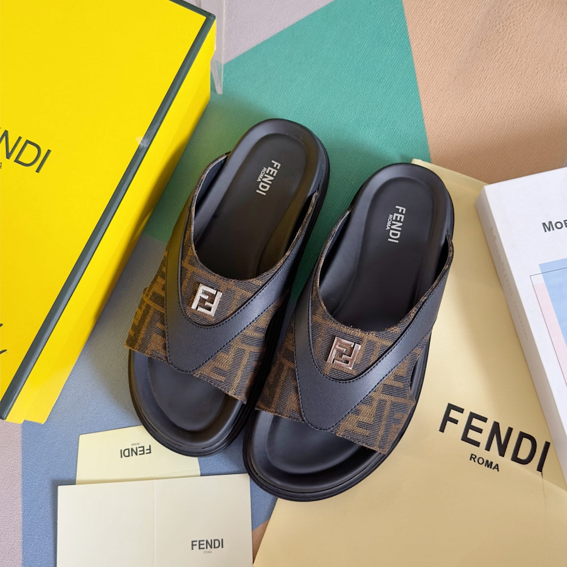 FENDI DIAGONAL ONE-STRAP SLIDE IN BLACK MIX BROWN MONOGRAM CALFSKIN
