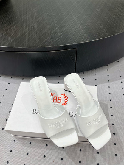 SQUARE-TOE MEDIUM HEEL MULES IN WHITE CALFSKIN LOGO EMBOSSED