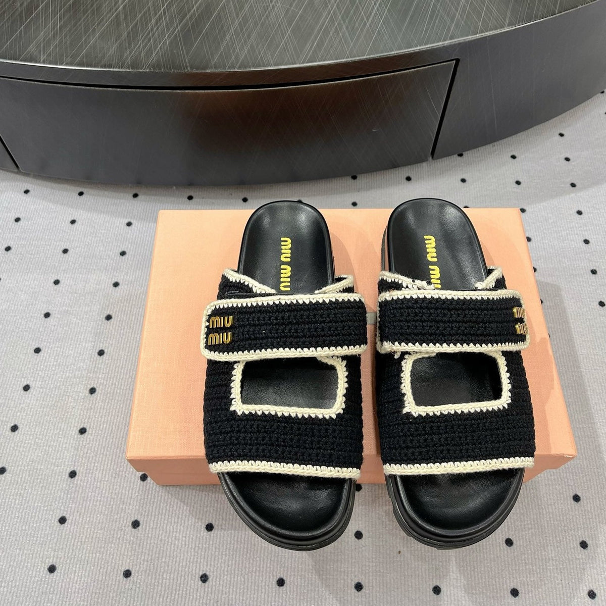 Sandals Black With Ivory Border Fabric
