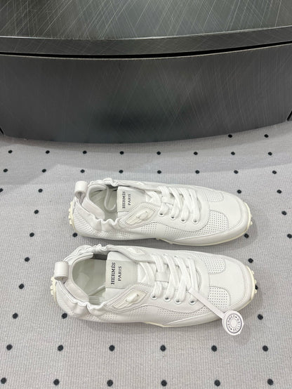 TRAIL SNEAKER IN WHITE CALFSKIN