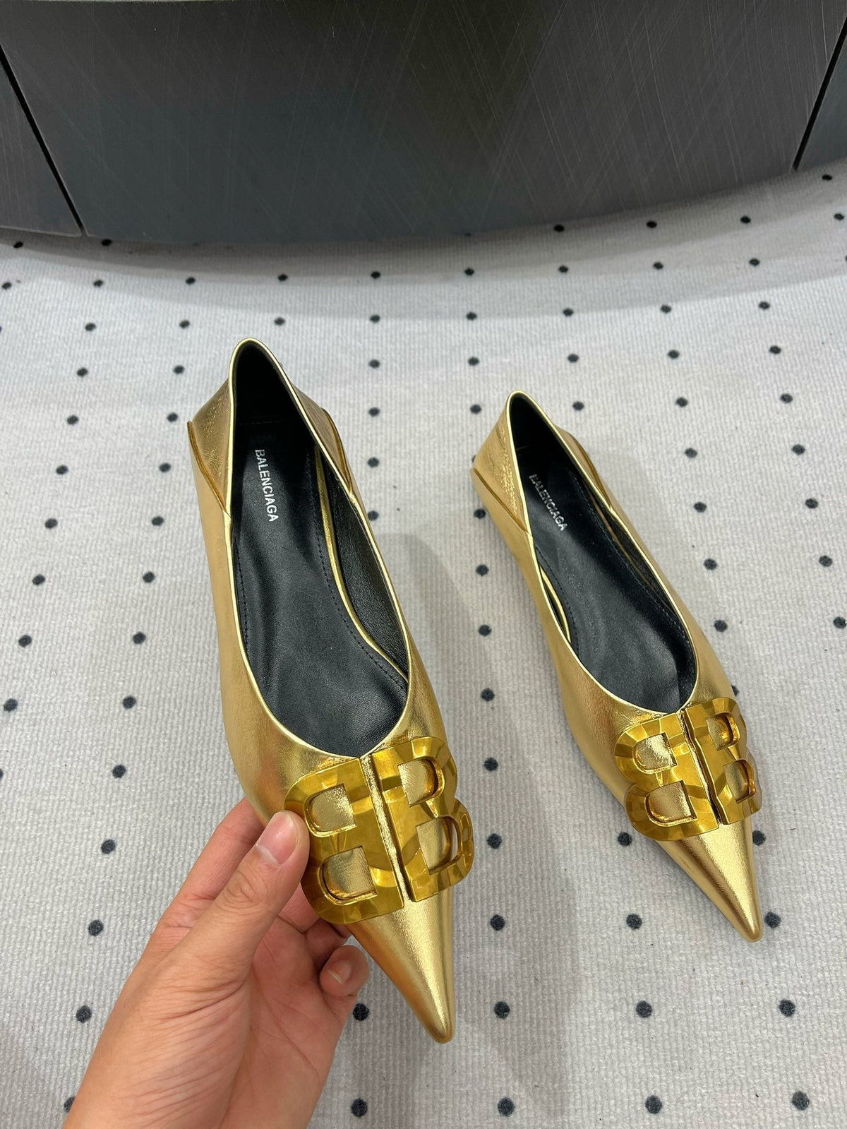 POINTED BB GOLD BUCKLE BALLET FLAT IN GOLD METALLIC SHINY CALFSKIN