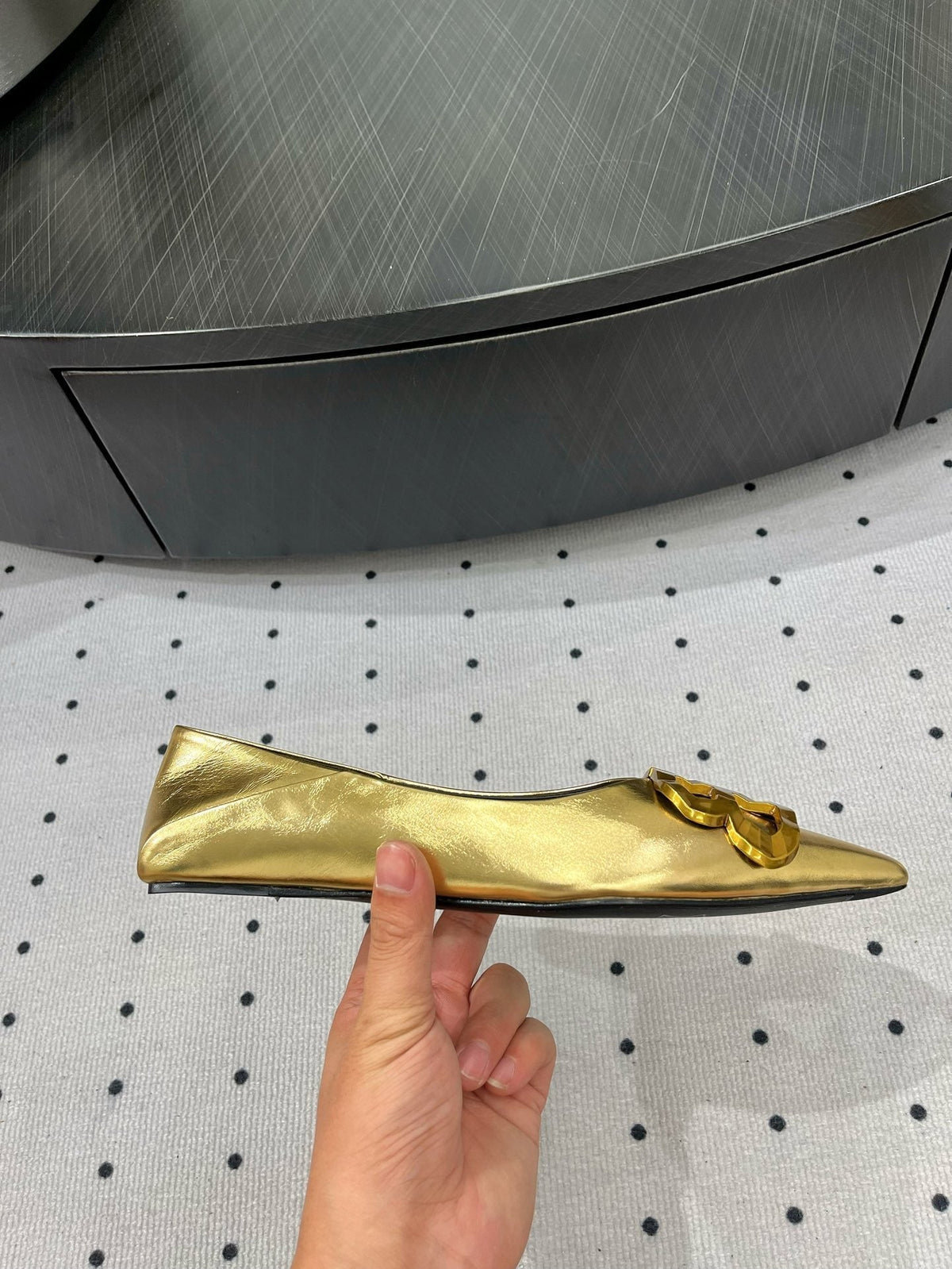 POINTED BB GOLD BUCKLE BALLET FLAT IN GOLD METALLIC SHINY CALFSKIN