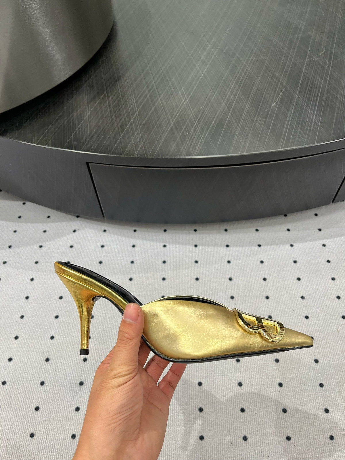 POINTED BB GOLD BUCKLE HEELED SLINGBACK IN GOLD METALLIC SHINY CALFSKIN