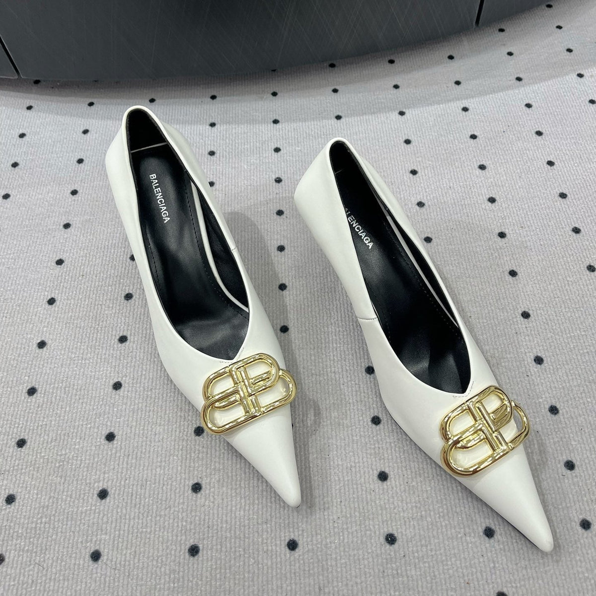 HEELED PUMPS 65 MM IN WHITE SMOOTH LAMBSKIN GOLD HARDWARE