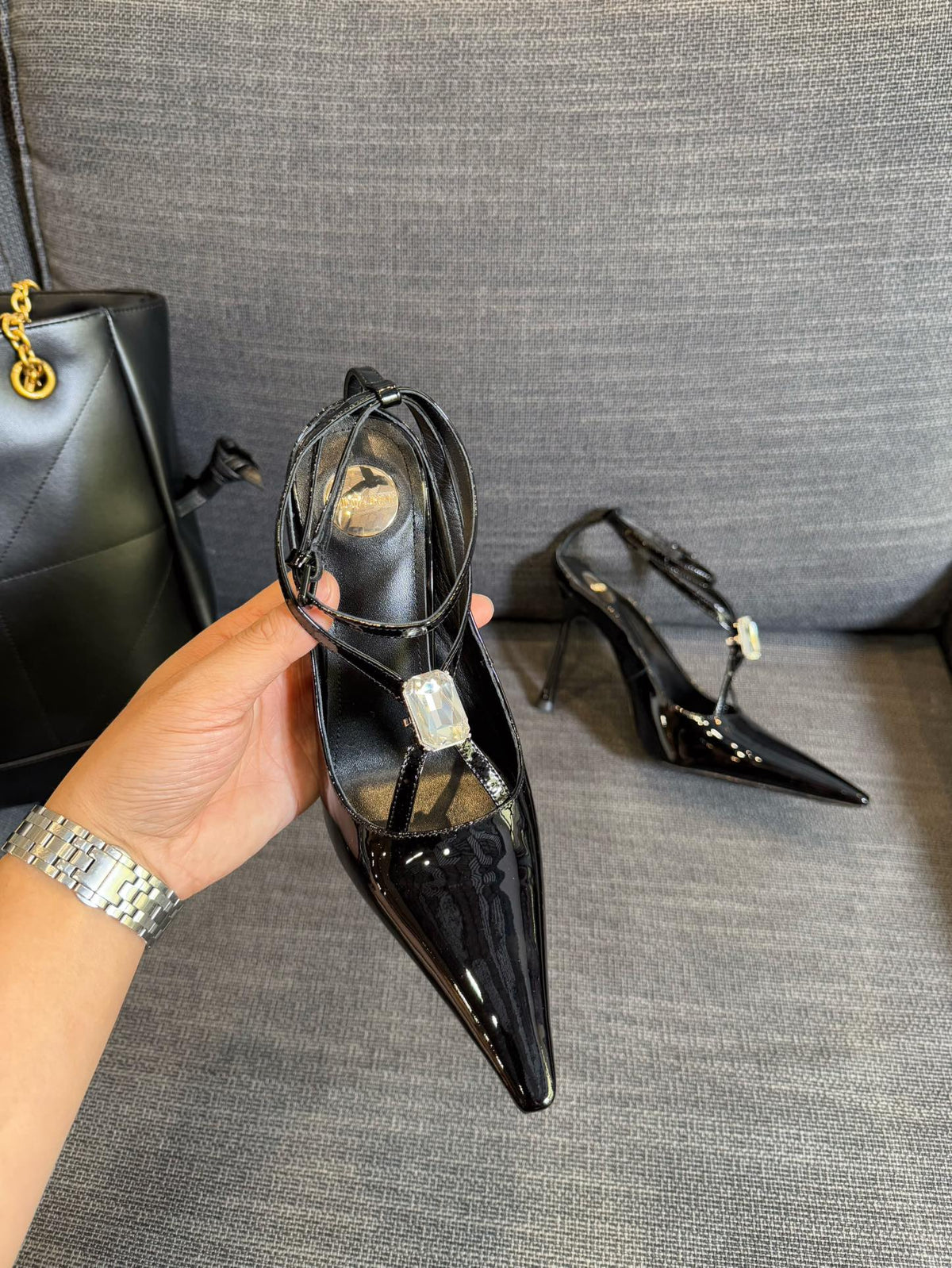 HIGH SANDAL ATTACHED GEM IN BLACK GLOSSY CALFSKIN