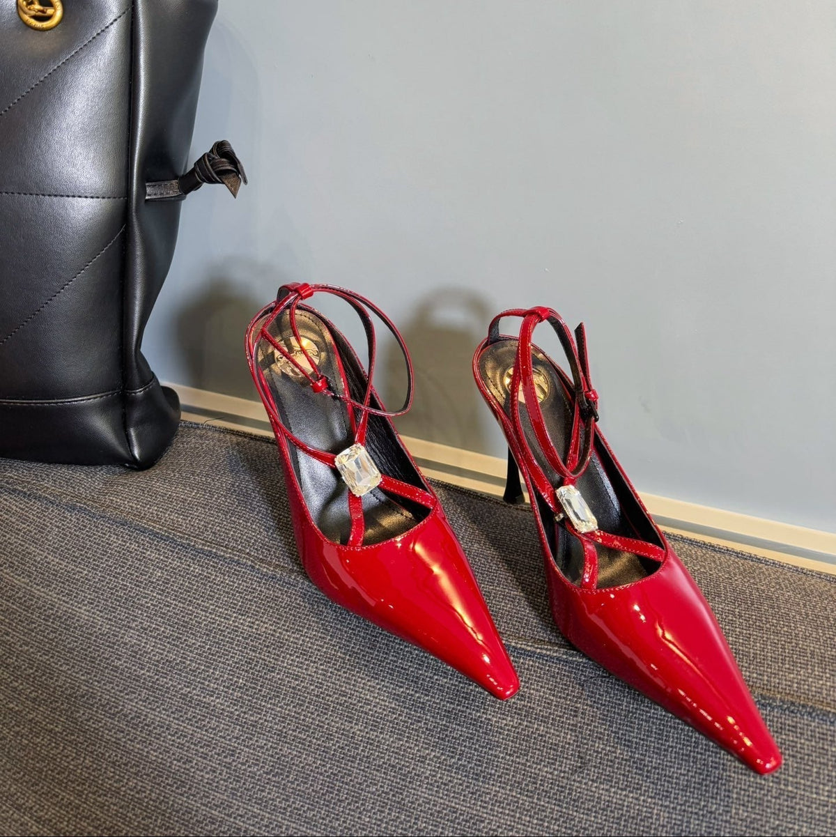 HIGH SANDAL ATTACHED GEM IN RED GLOSSY CALFSKIN