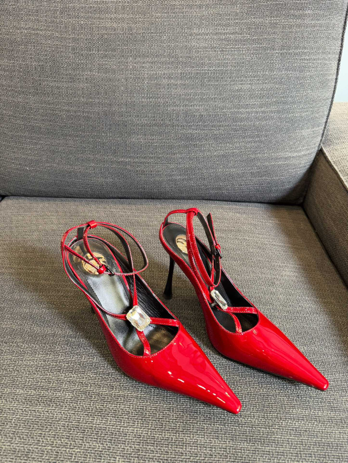 HIGH SANDAL ATTACHED GEM IN RED GLOSSY CALFSKIN