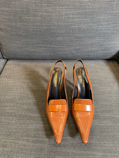 POINTED-TOE SLINGBACK PUMPS IN TANGERINE ORANGE SHINY CALFSKIN
