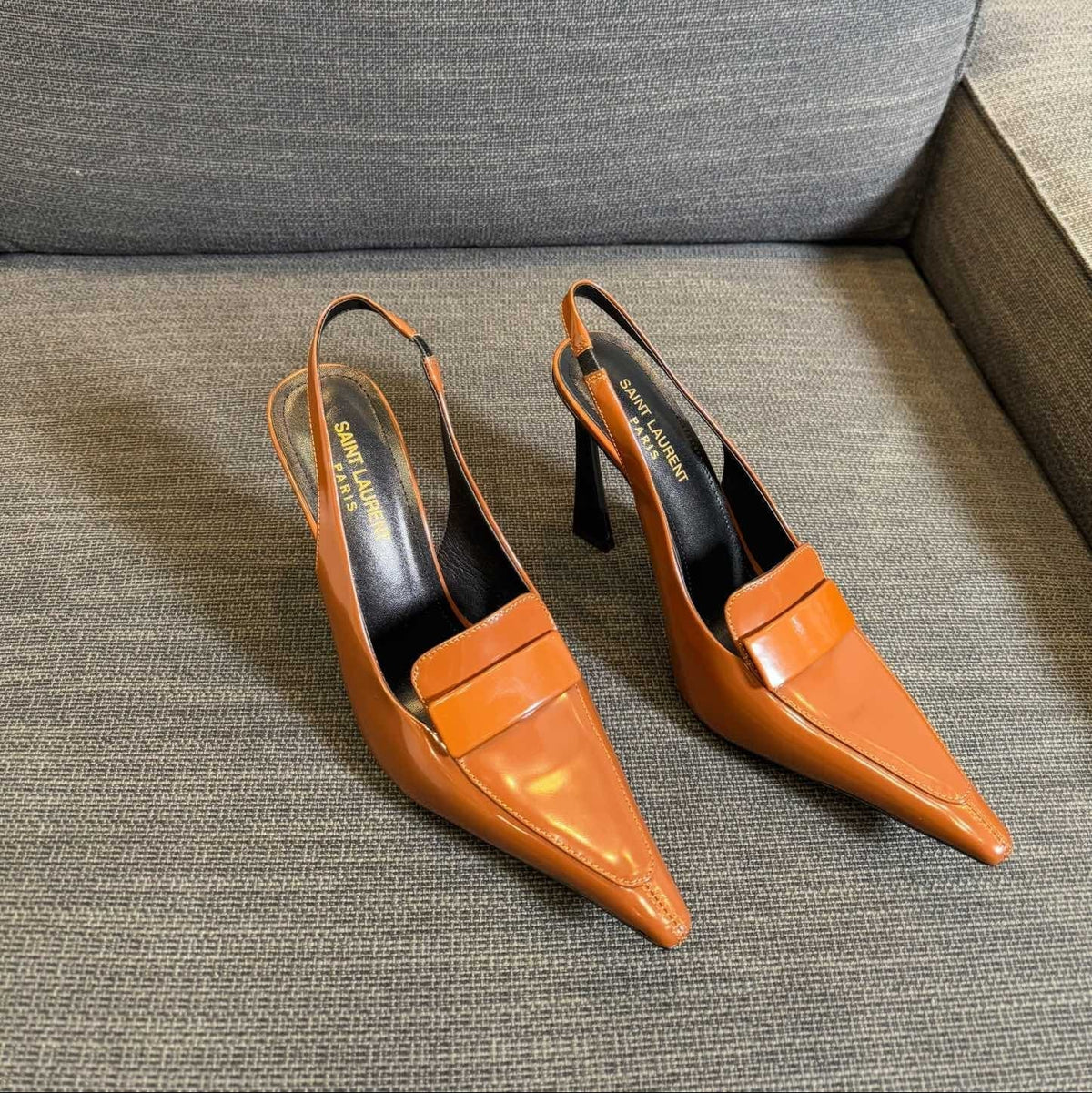 POINTED-TOE SLINGBACK PUMPS IN TANGERINE ORANGE SHINY CALFSKIN