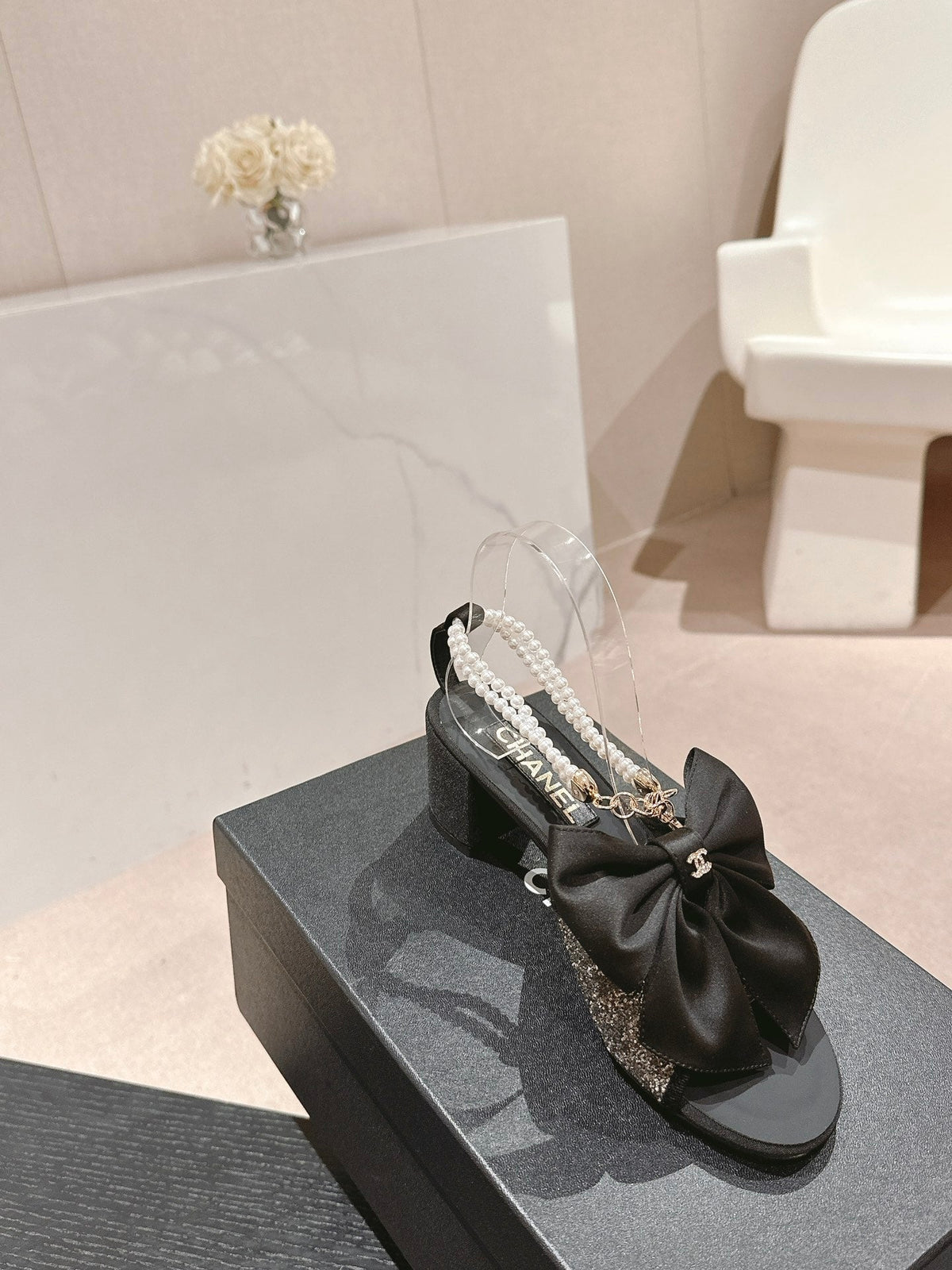 HIGH SANDAL WITH PEARL CHAIN BLACK LAMBSKIN WITH RHINESTONES