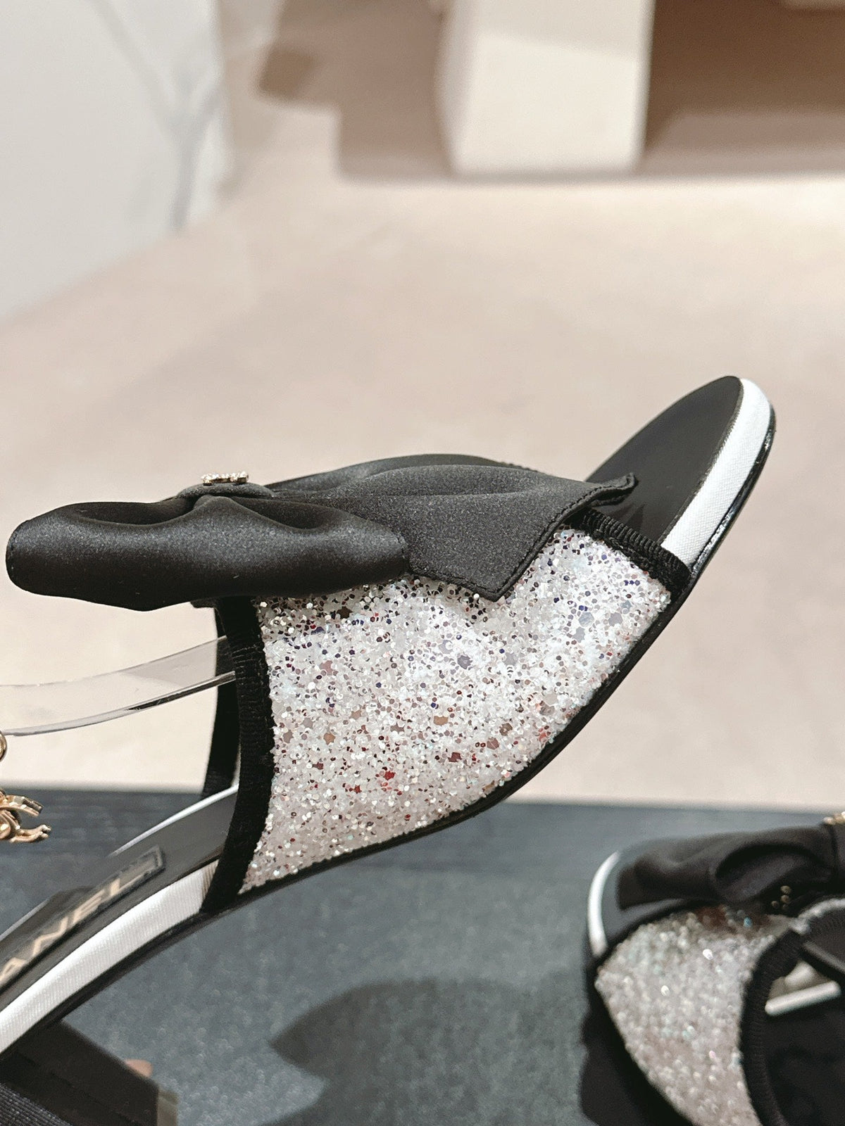 HIGH SANDAL WITH PEARL CHAIN BLACK LAMBSKIN WITH WHITE RHINESTONES