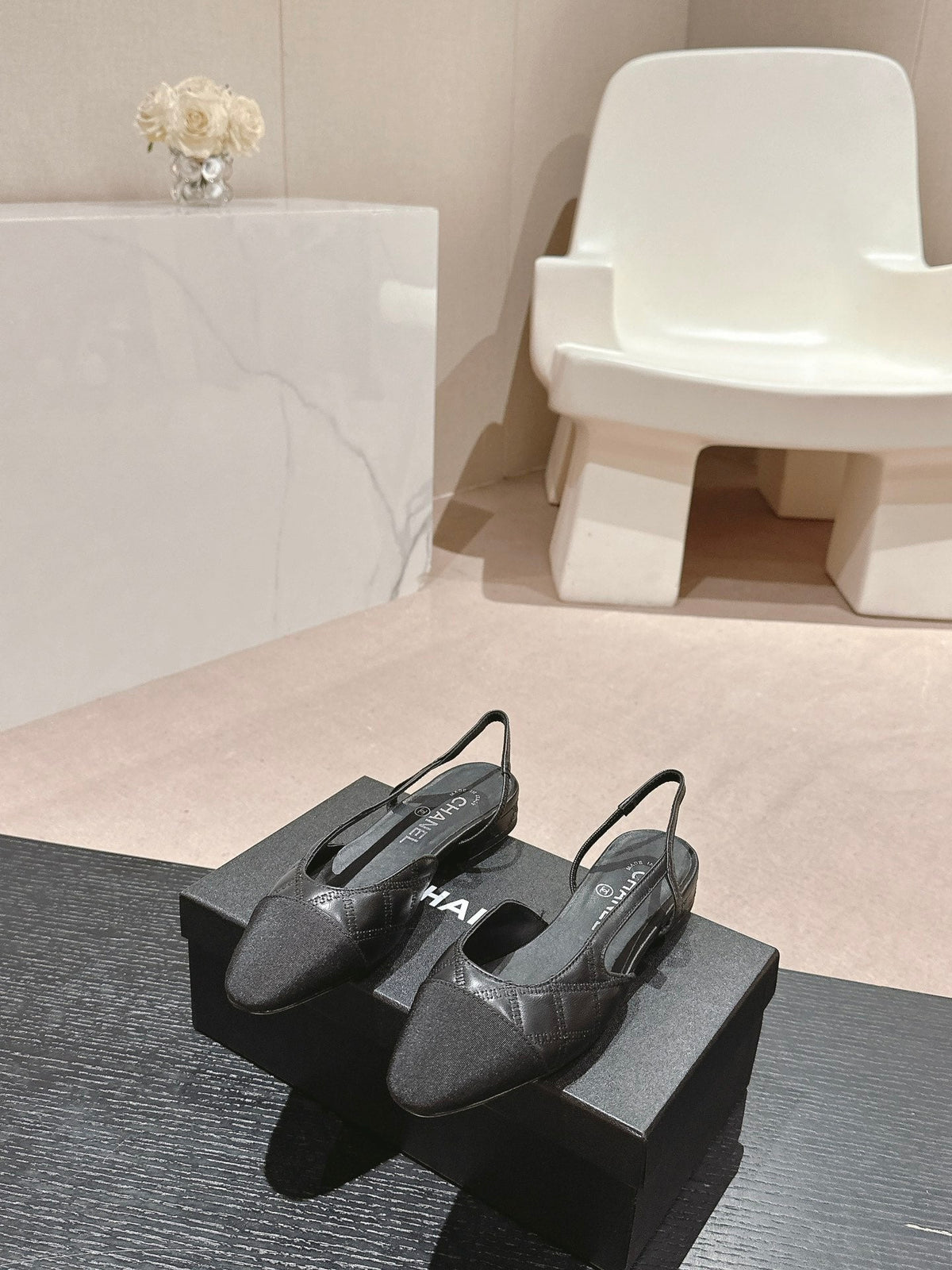 SLINGBACKS IN BLACK LAMBSKIN AND SATIN