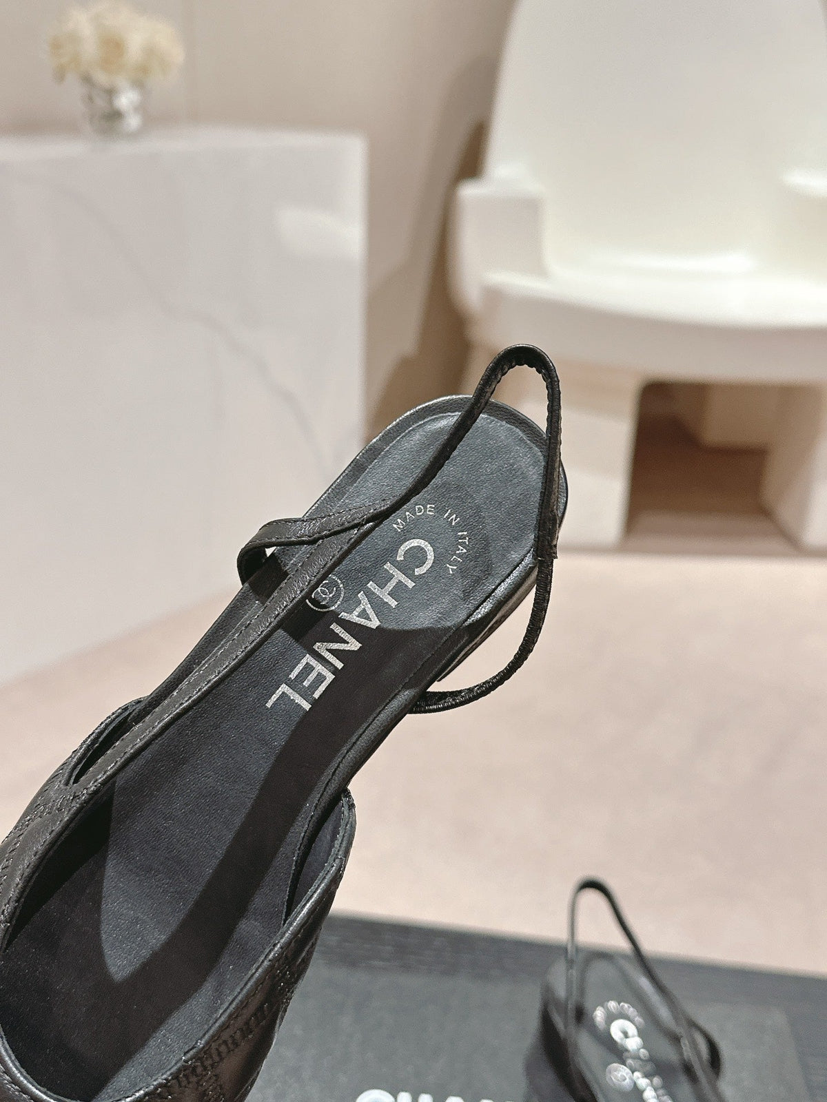 SLINGBACKS IN BLACK LAMBSKIN AND SATIN