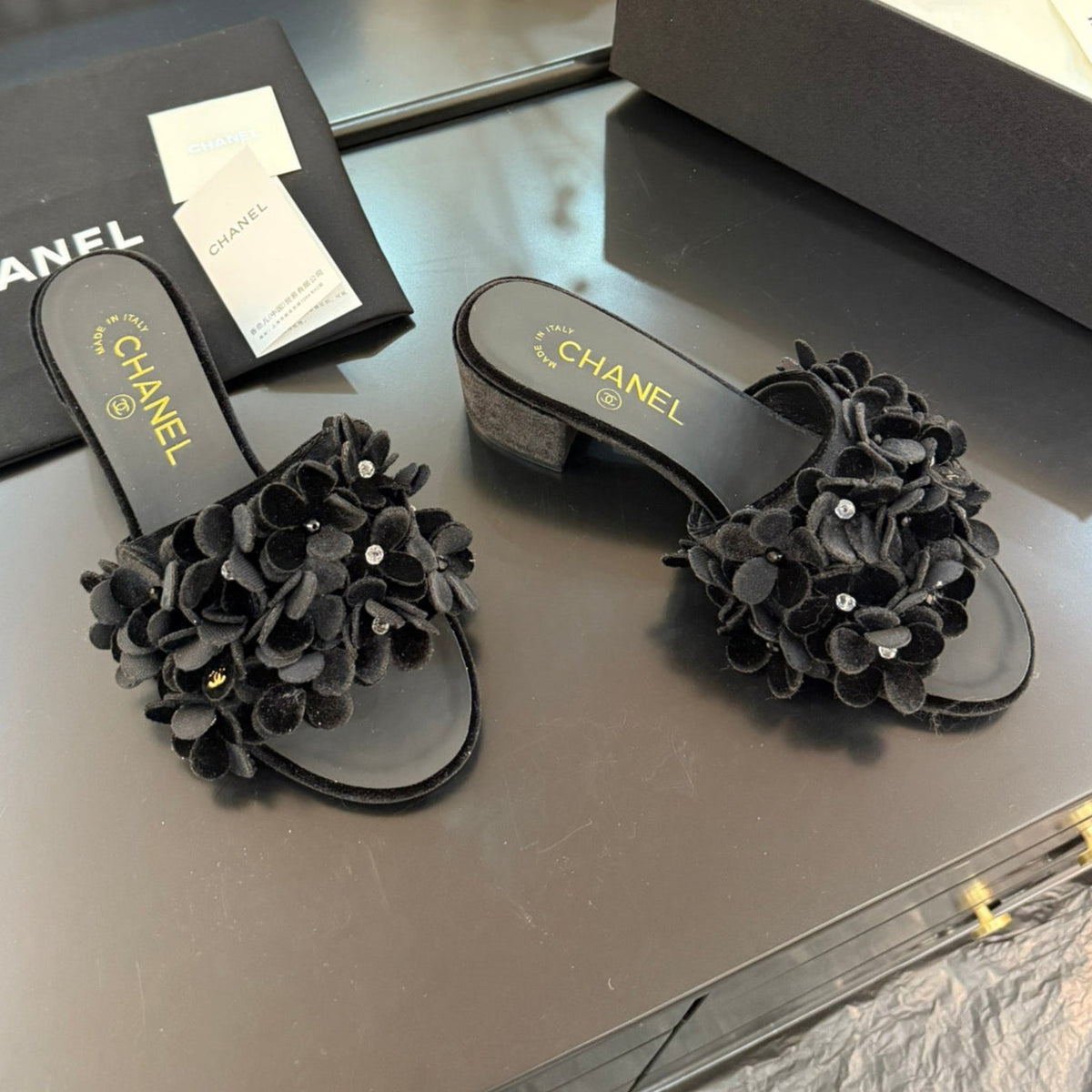 MID HEEL 45 MM MULE IN BLACK VELVET