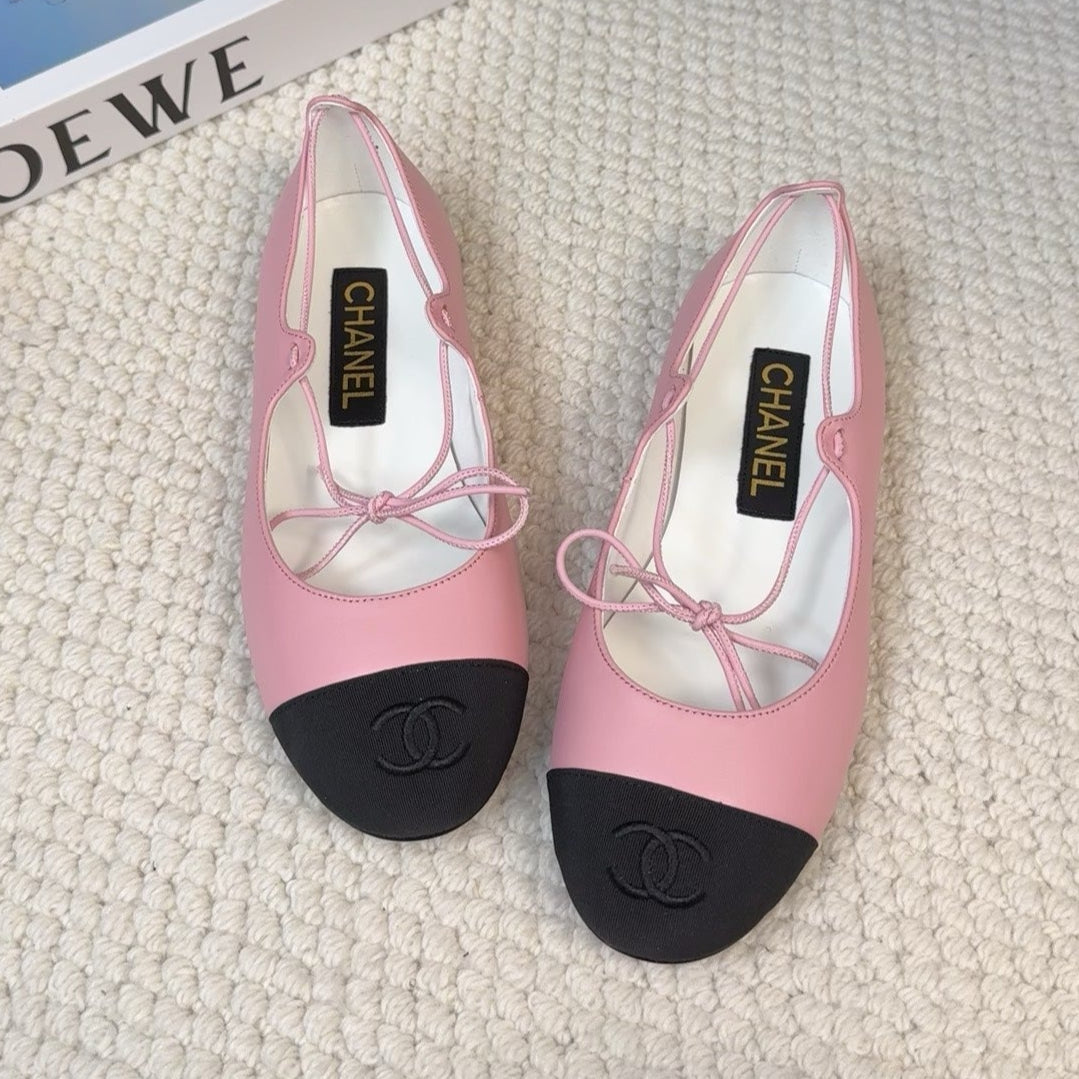 FLAT MARY JANE PUMPS IN BABY PINK LAMBSKIN MIX BLACK FABRIC