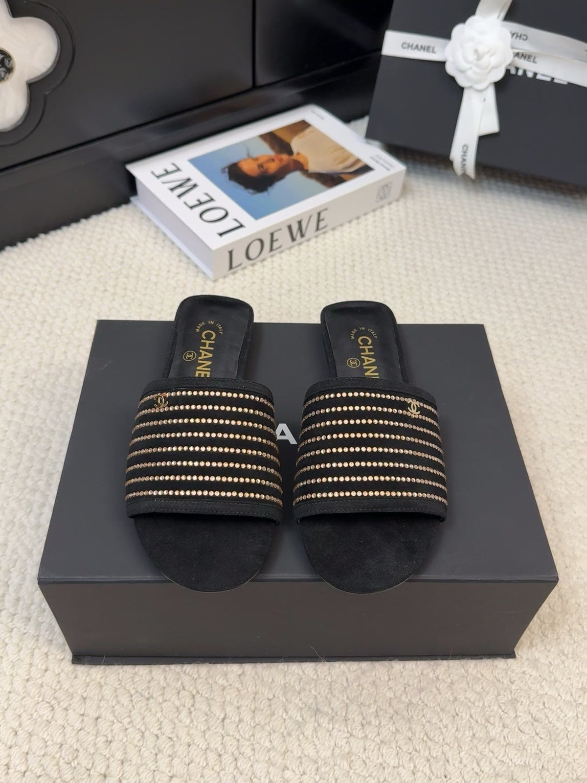 FLAT SLIDE IN BLACK SUEDE WITH CRYSTALS