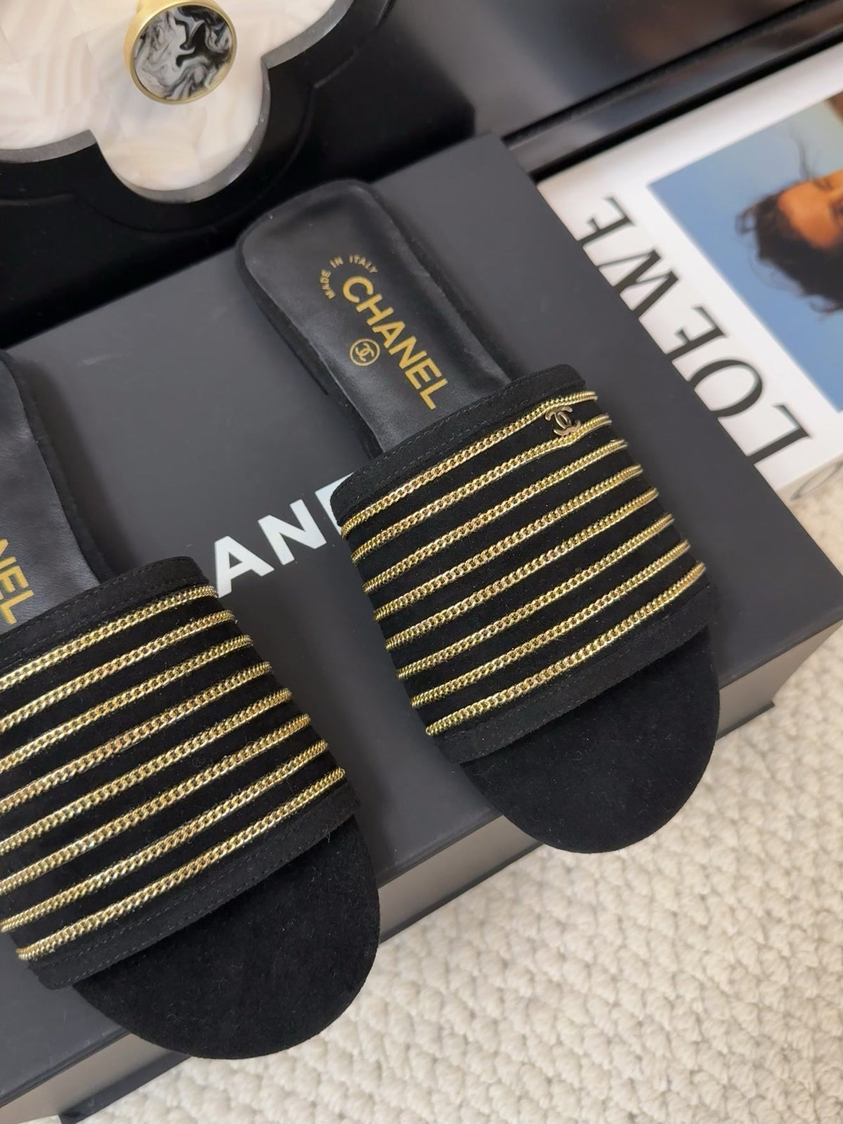 FLAT SLIDE IN BLACK SUEDE WITH GOLD CRYSTALS