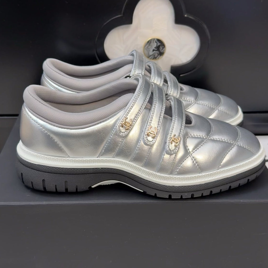 SNEAKERS WITH THREE STRAPS IN SILVER CALFSKIN