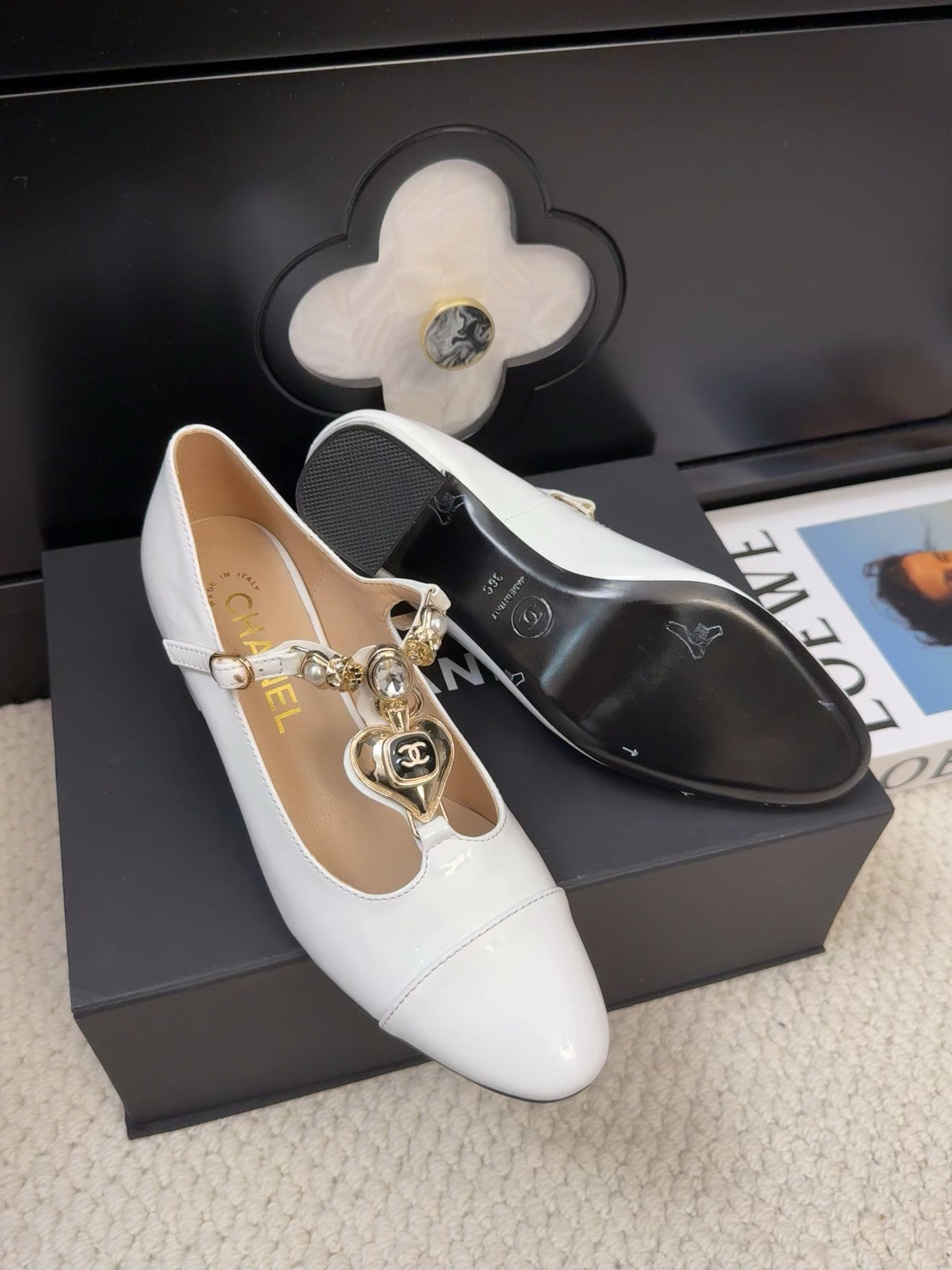 MARY JANE SHOES IN WHITE PATENT CALFSKIN 55 MM