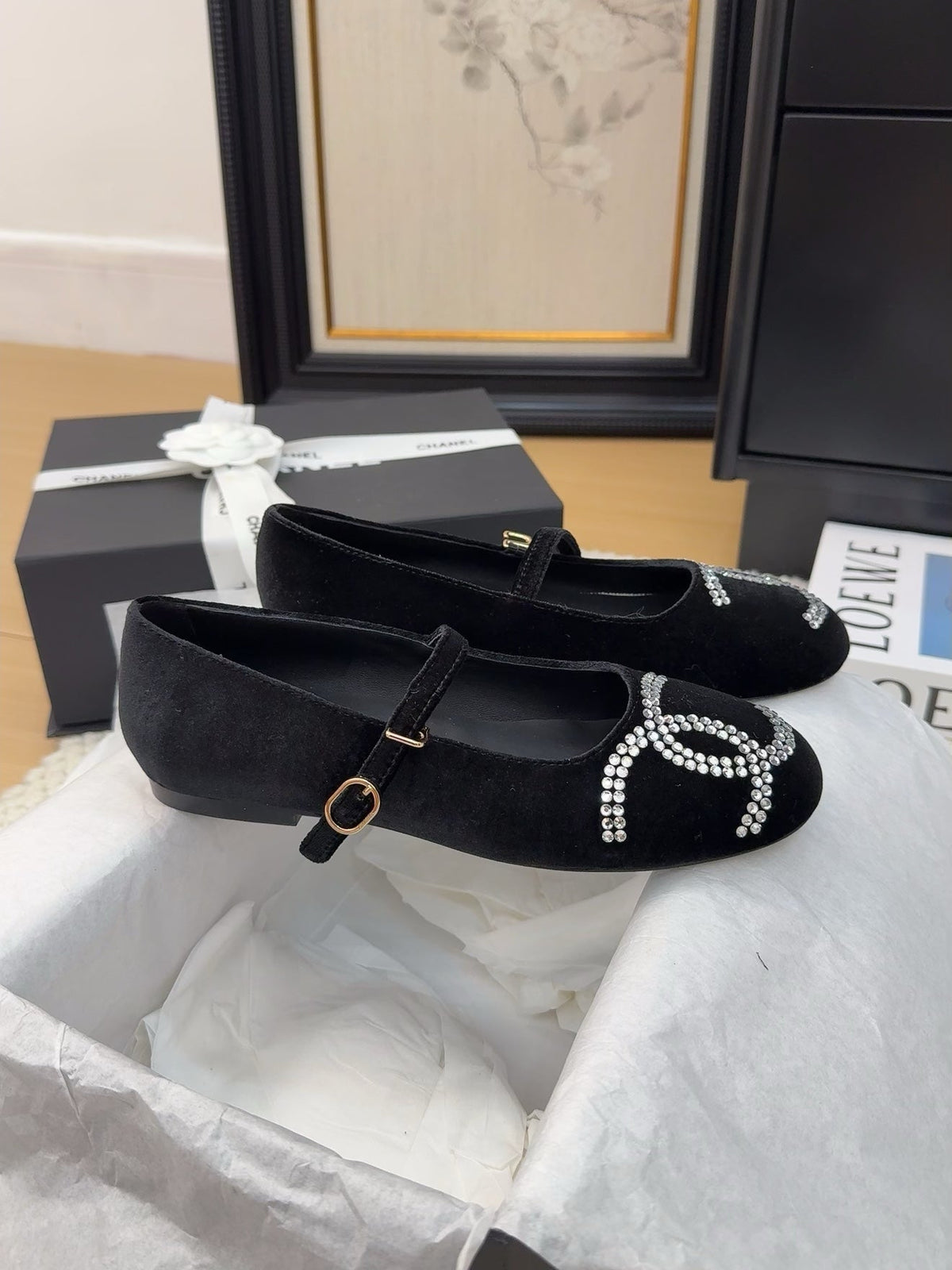 MARY JANE SHOES IN BLACK VELVET WITH CRYSTALS LOGO
