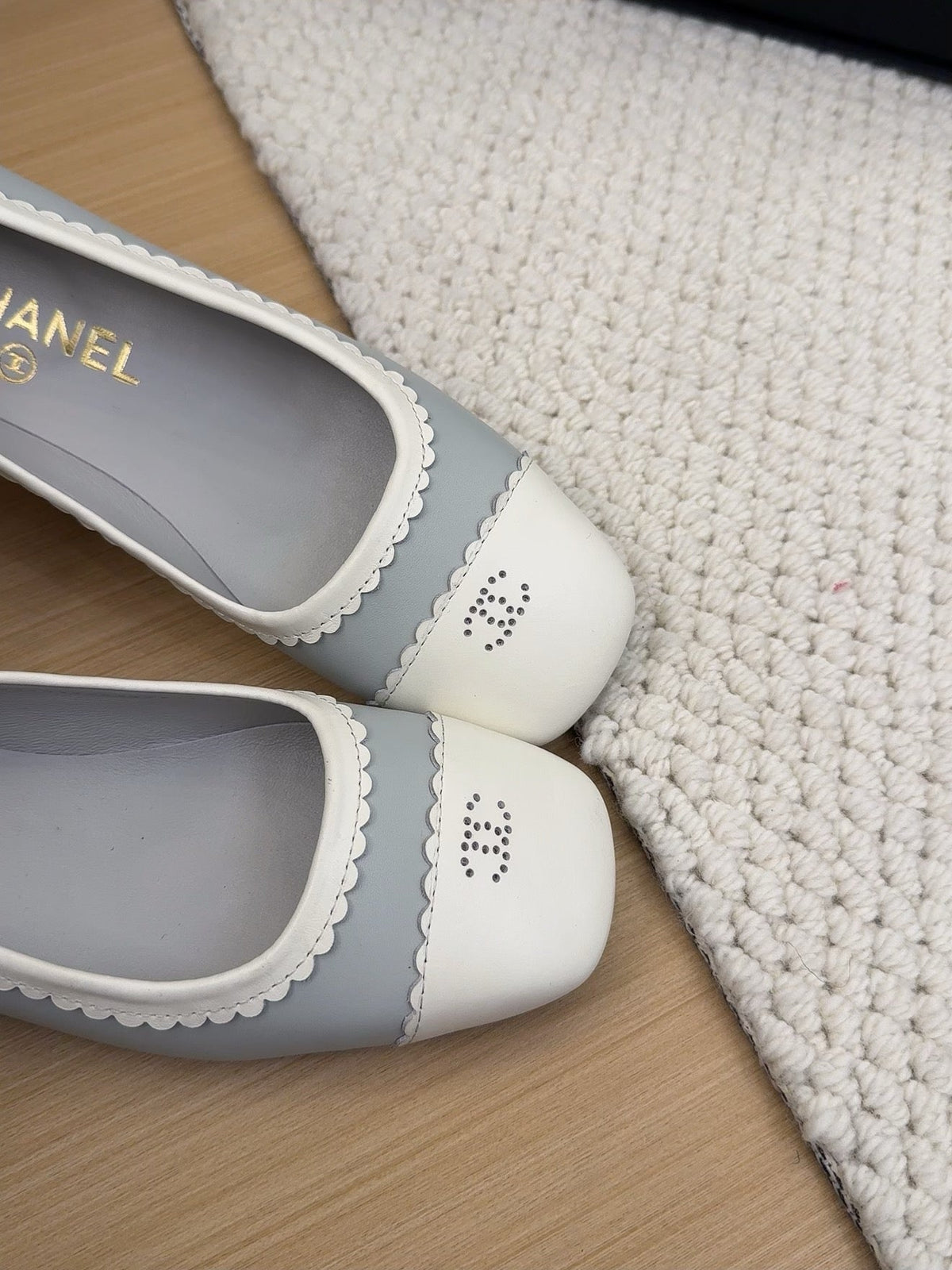 BALLET FLAT IN WHITE MIX STONE BLUE CALFSKIN