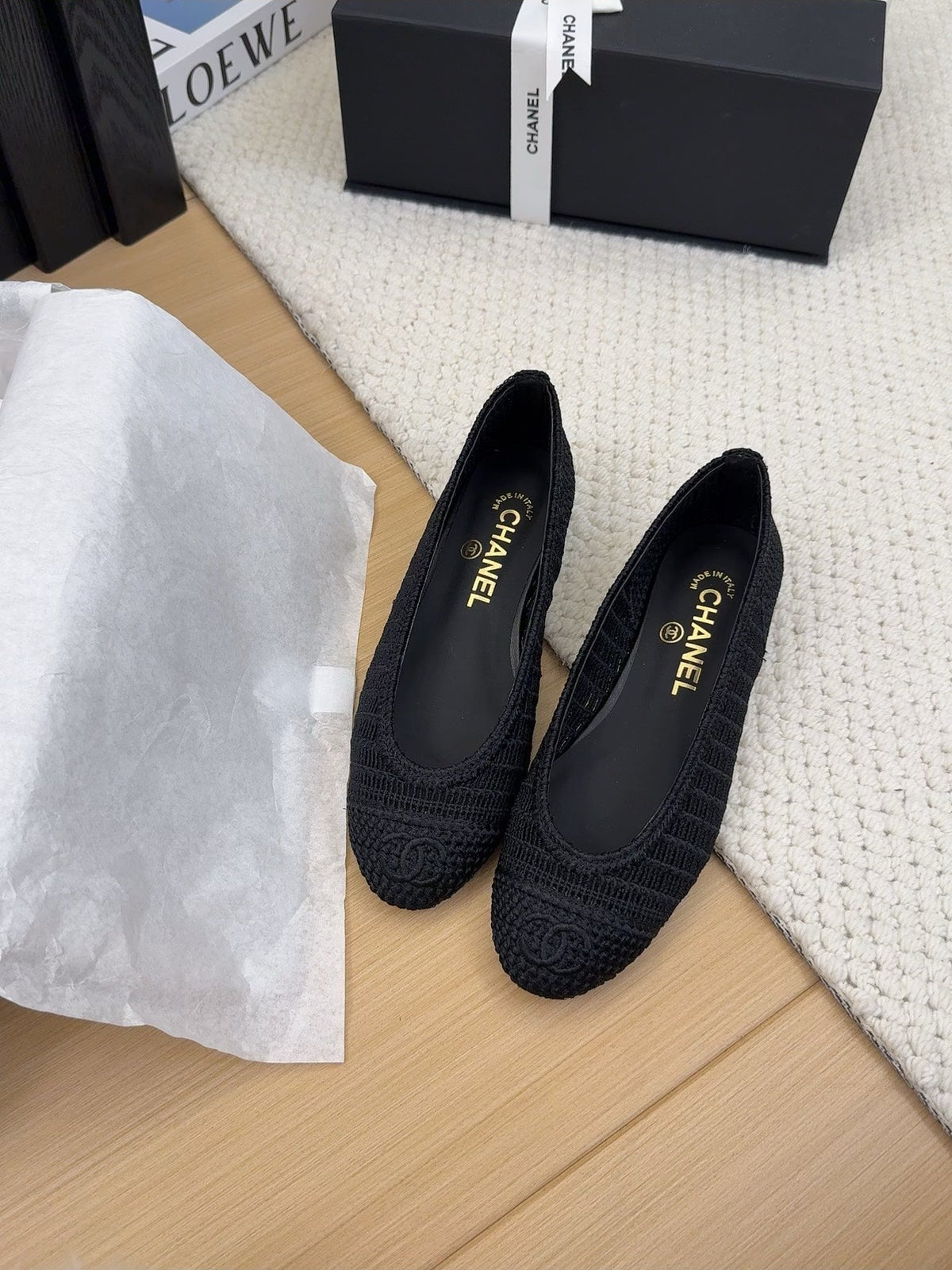 BALLERINAS IN BLACK RAFFIA