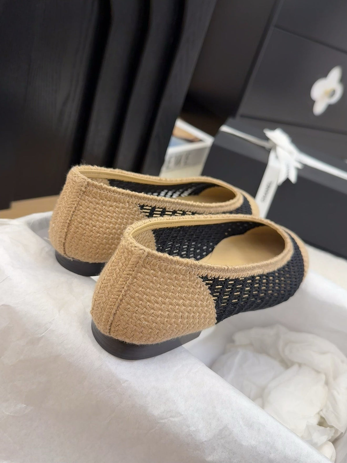 BALLERINAS IN BLACK MIX PEANUT BROWN RAFFIA