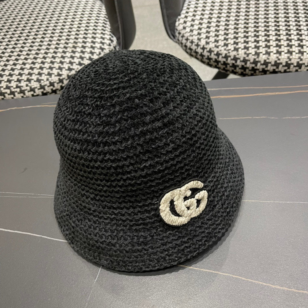 BUCKET HAT IN BLACK WOOL 389114