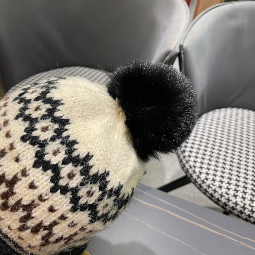 BEANIE HAT IN COLORFUL WOOL 394006