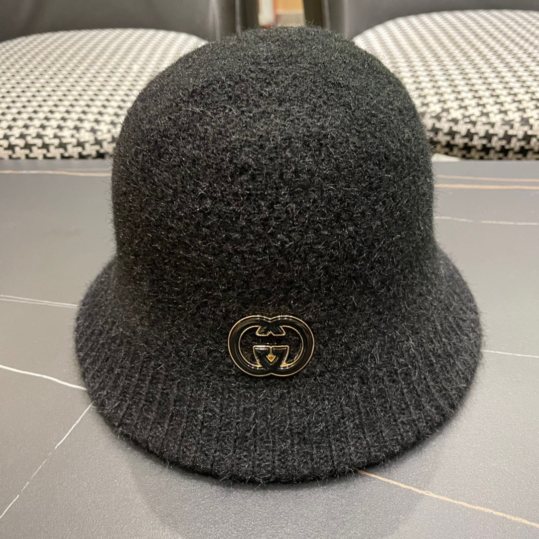 BUCKET HAT IN BLACK WOOL PLUSH 399230